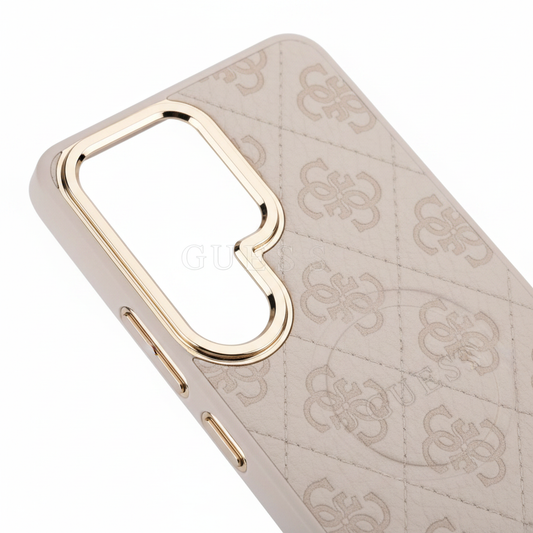 Guess 4G Gold Frame Case S26 Ultra – Detailansicht 4G-Prägung Goldrahmen-Kante Magnetstruktur