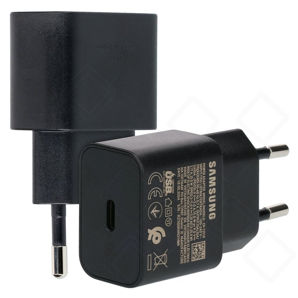 Schwarzes Samsung USB-C Schnellladegerät mit EU-Stecker. Kompakter Netzadapter für schnelles Laden von Smartphones, Tablets und anderen USB-C Geräten.